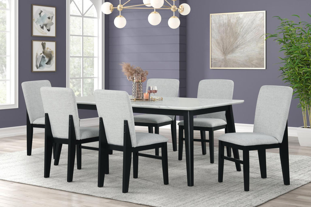D213 Dining Set